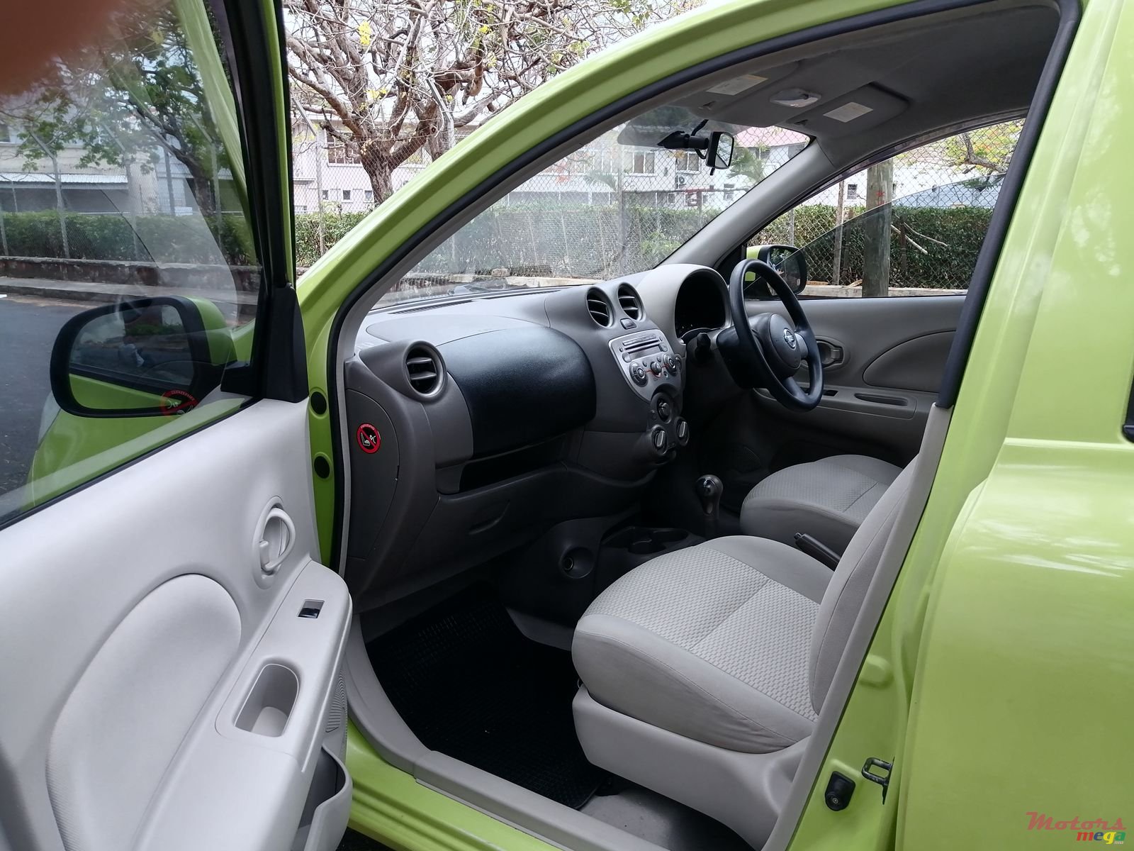 2011' Nissan March photo #5