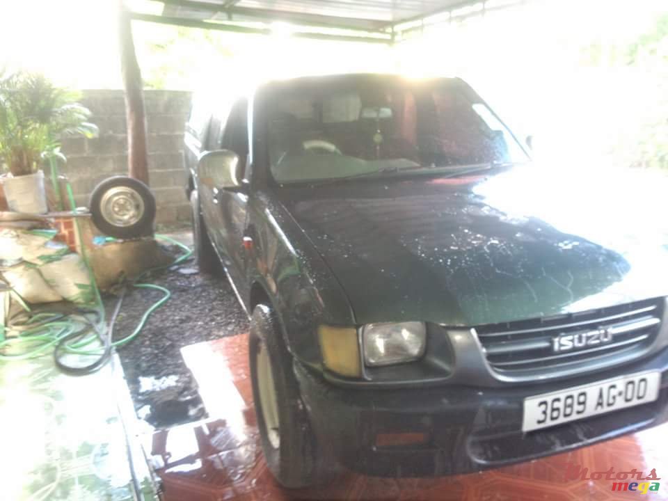 2000' Isuzu KB Series photo #1