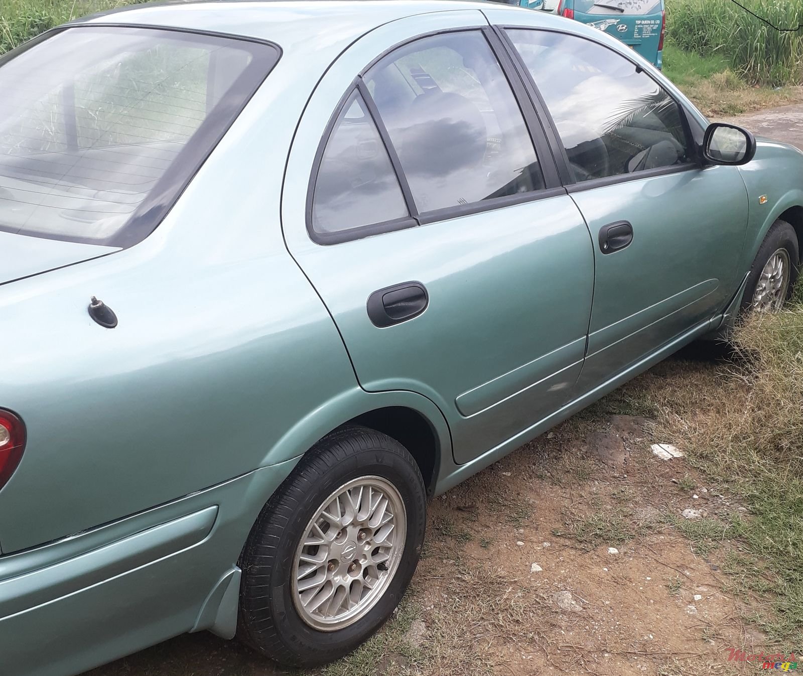 2002' Nissan N16 Full Option photo #4