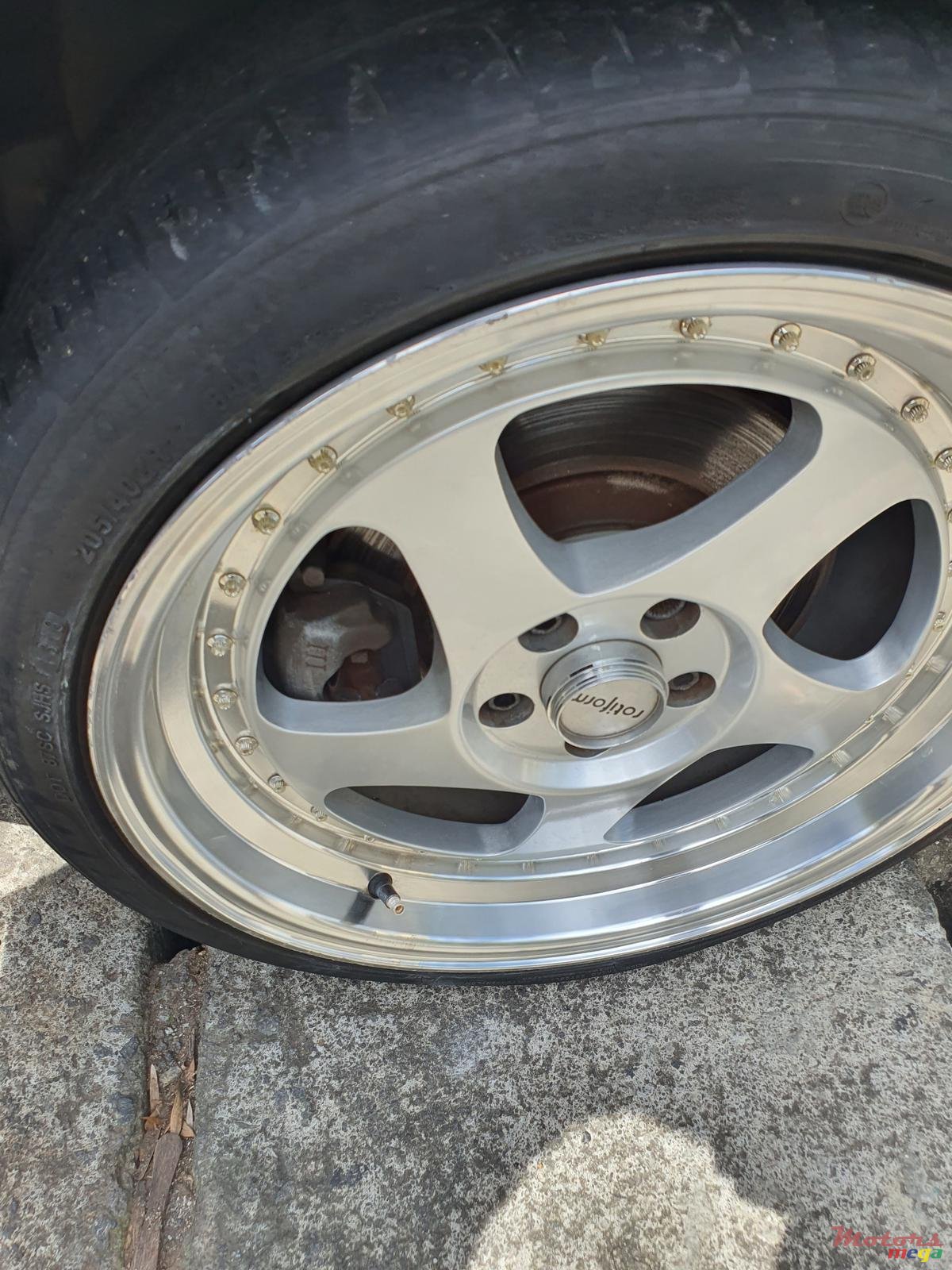 2002' Volkswagen Bora photo #1