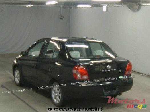 1999' Toyota Platz photo #1