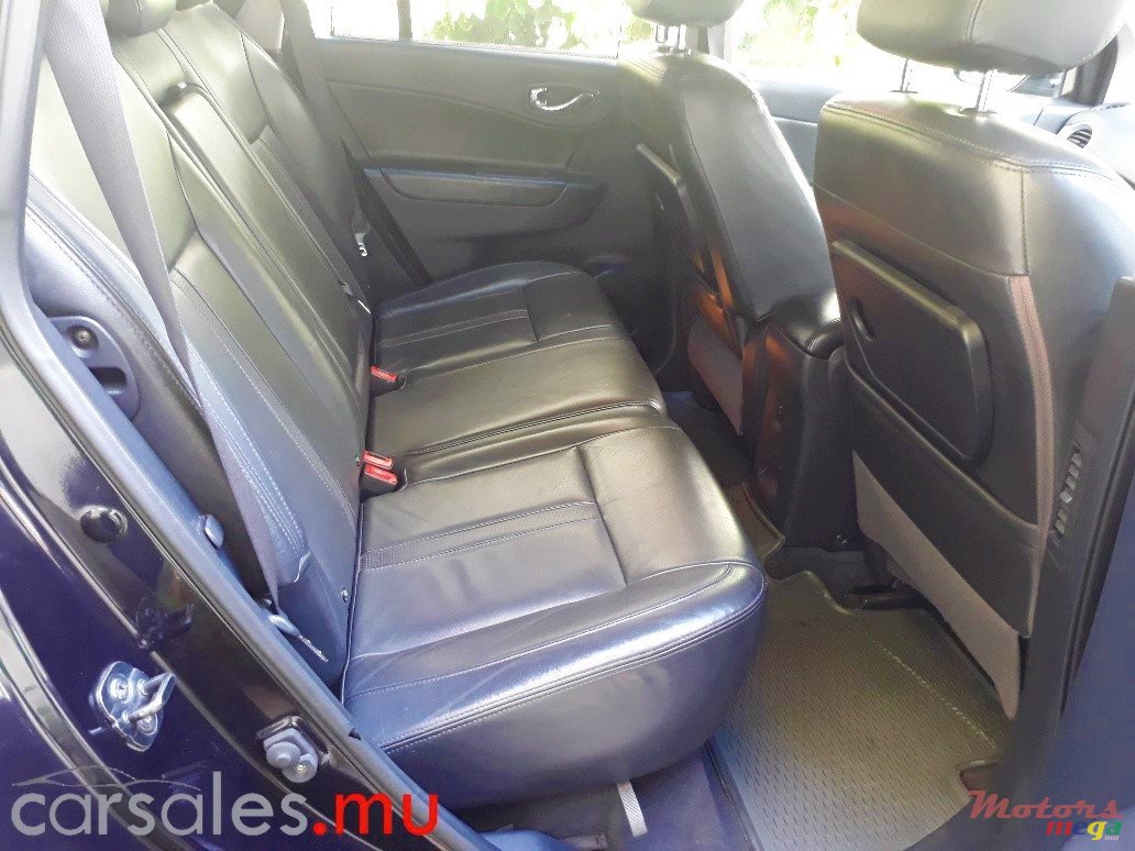 2009' Renault Koleos Executive SUV photo #4