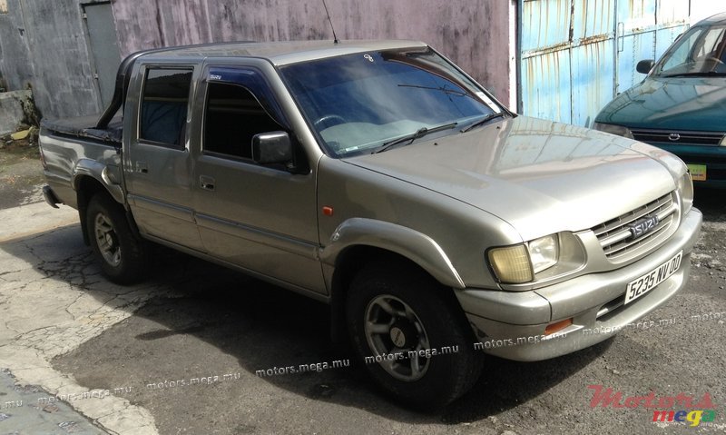 2000' Isuzu KB Series KB2500 photo #1