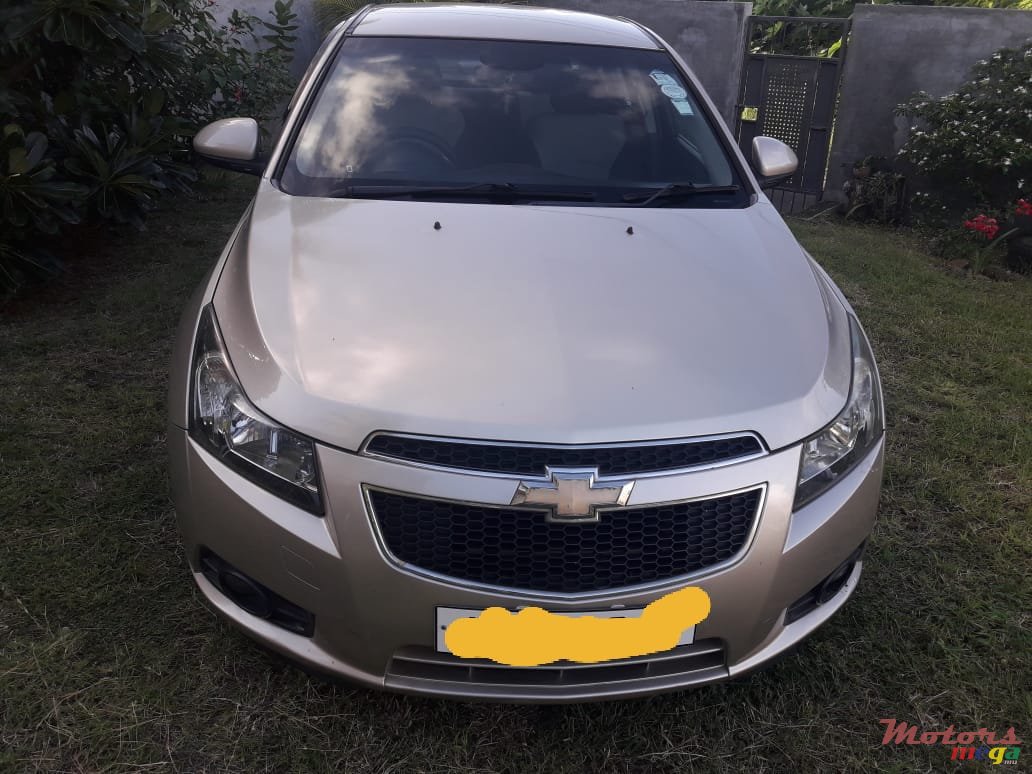 2011' Chevrolet Cruze photo #7