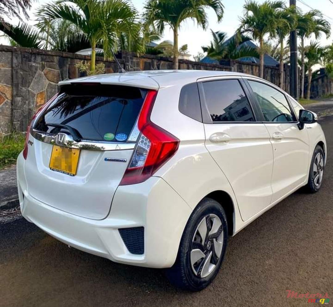 2014' Honda Fit 1500cc hybrid photo #3
