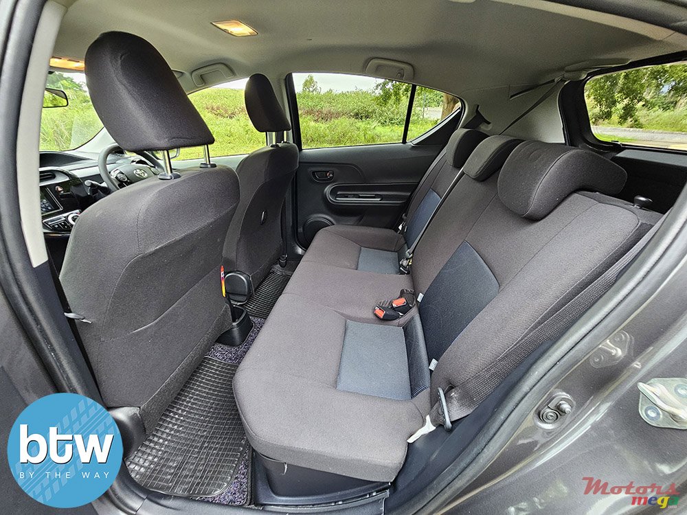 2019' Toyota Aqua photo #6