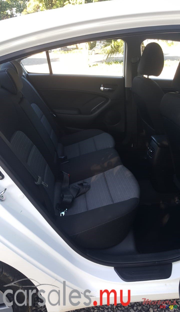 2013' Kia Cerato photo #5