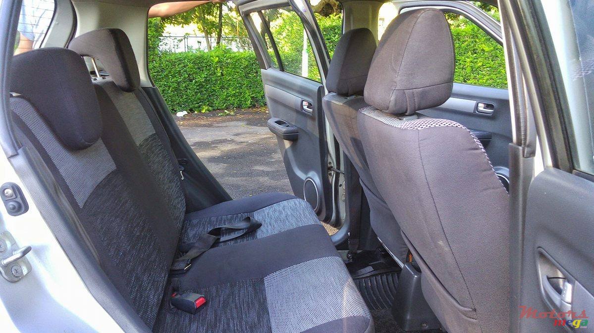 2007' Suzuki Swift photo #7