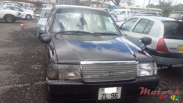 1996' Toyota Crown photo #1