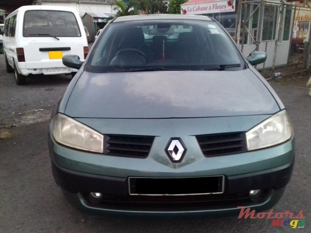 2004' Renault Megane photo #1