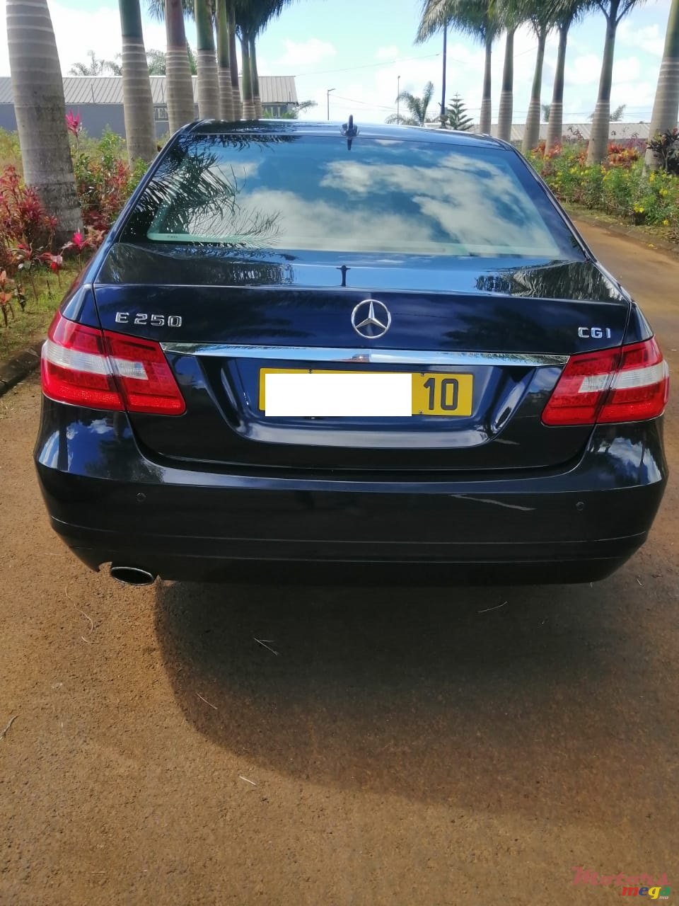 2010' Mercedes-Benz E-Class photo #4