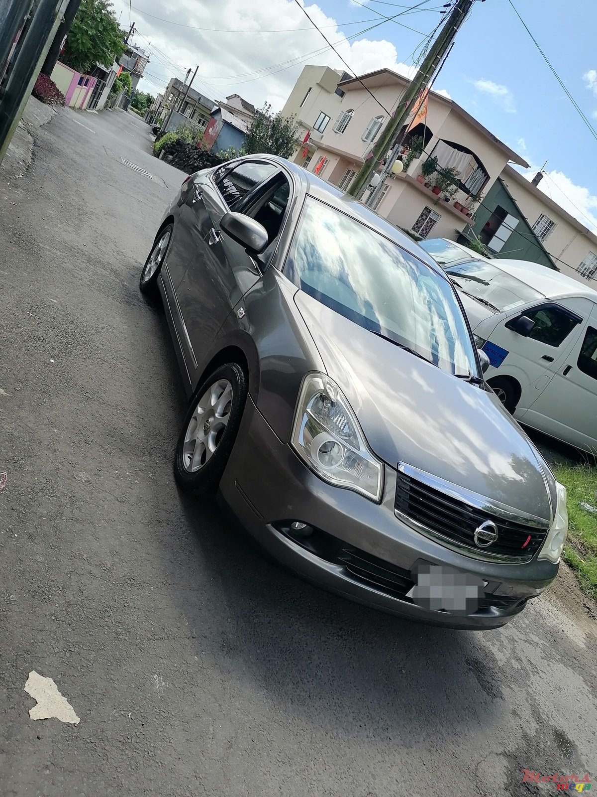 2011' Nissan Bluebird photo #1