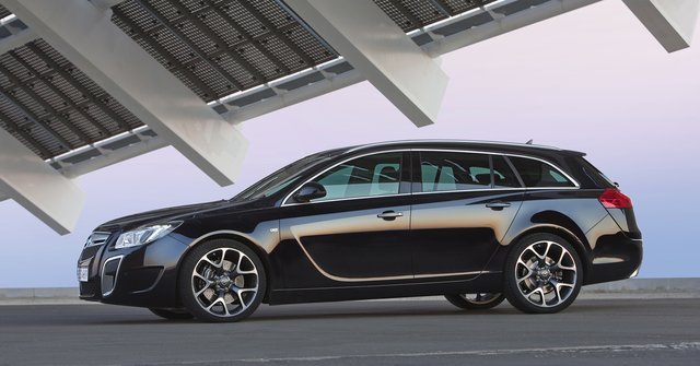 Opel considering Insignia-based crossover