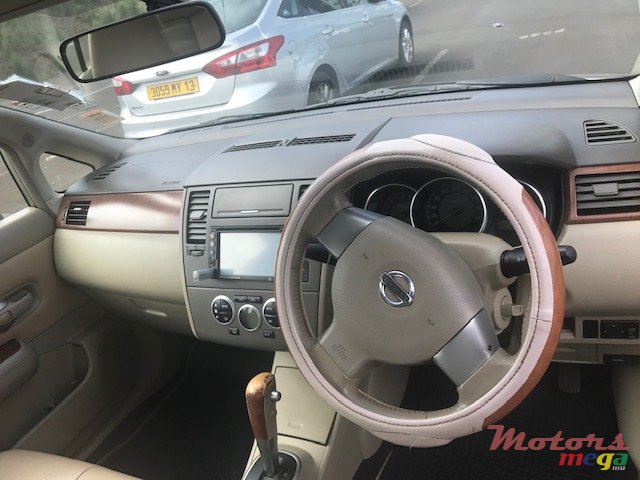 2005' Nissan Tiida photo #4