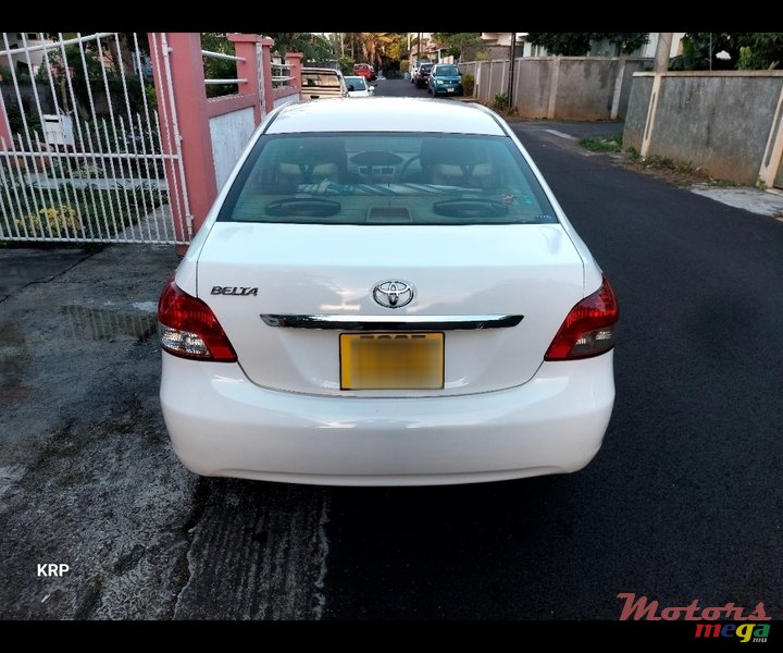 2009' Toyota Belta photo #2