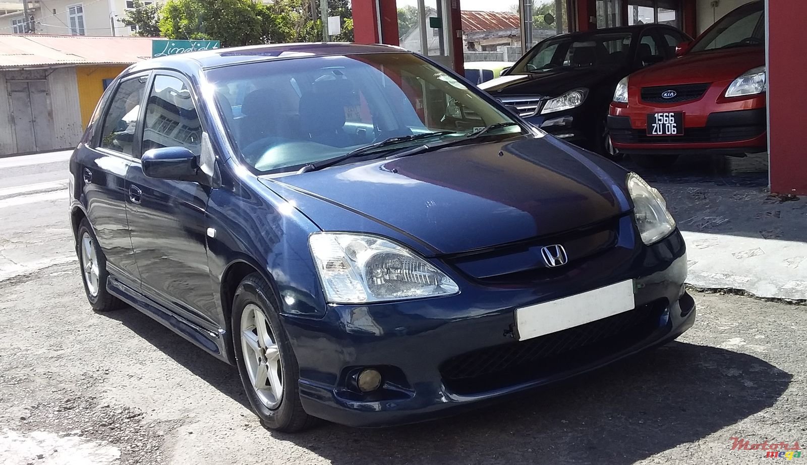 2005' Honda Civic Hatchback photo #1