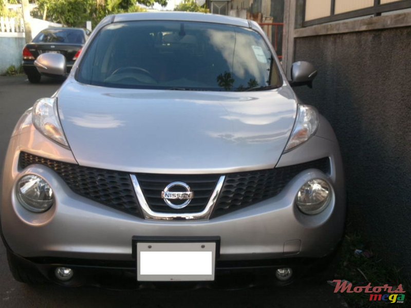 2010' Nissan Juke model RX photo #2