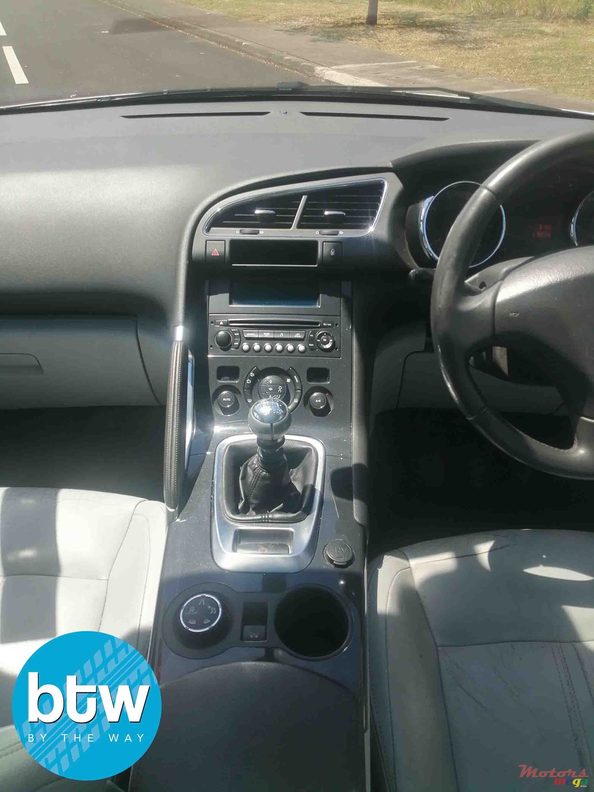 2012' Peugeot 3008 photo #6