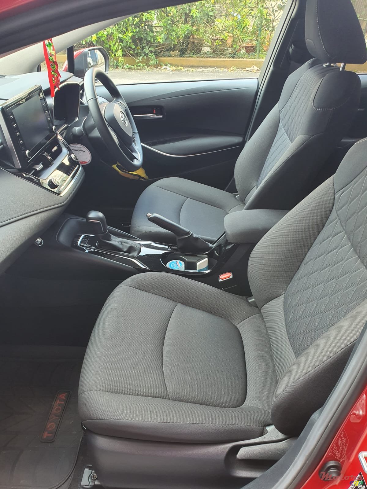 2020' Toyota Corolla photo #4