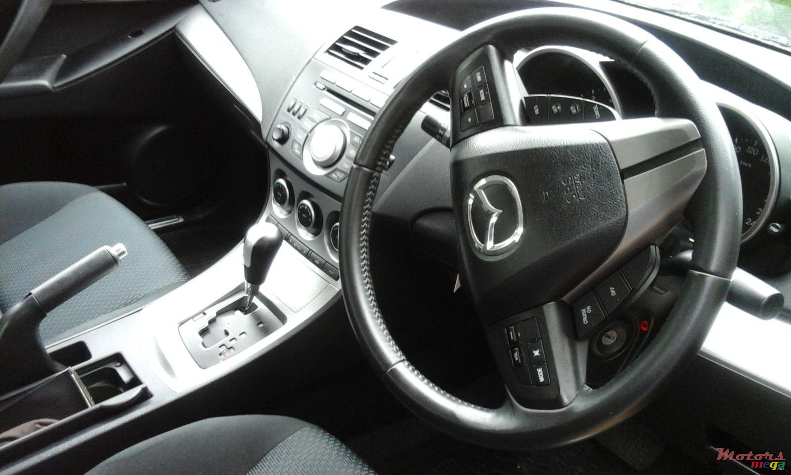 2009' Mazda 3 photo #1