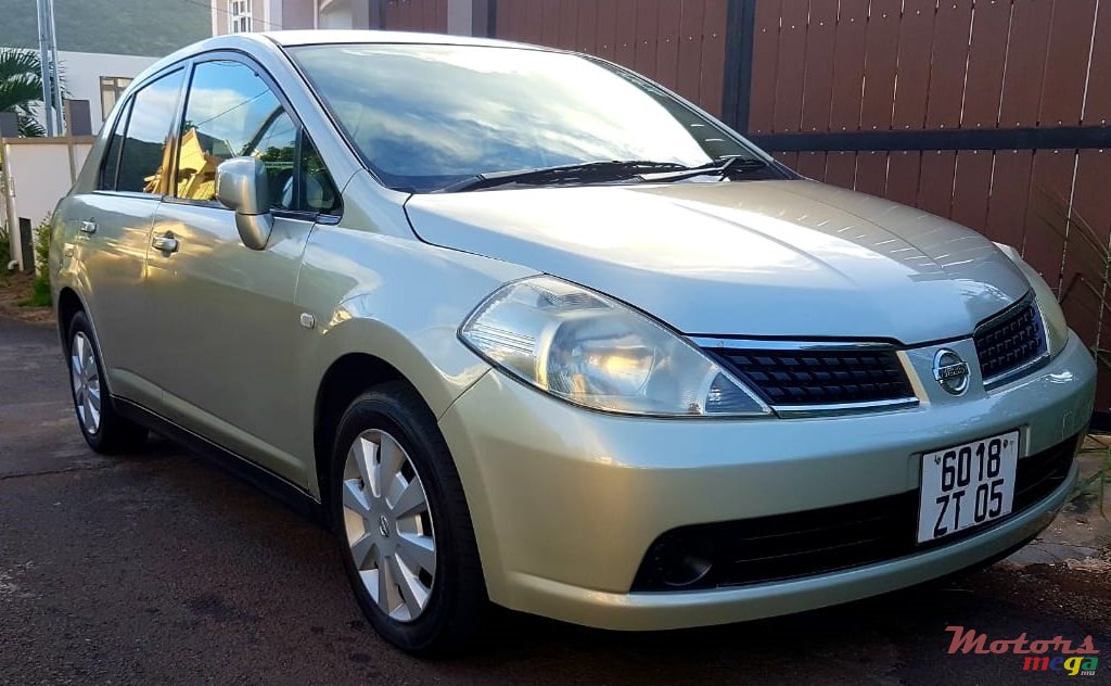 2005' Nissan Tiida Full Option photo #4