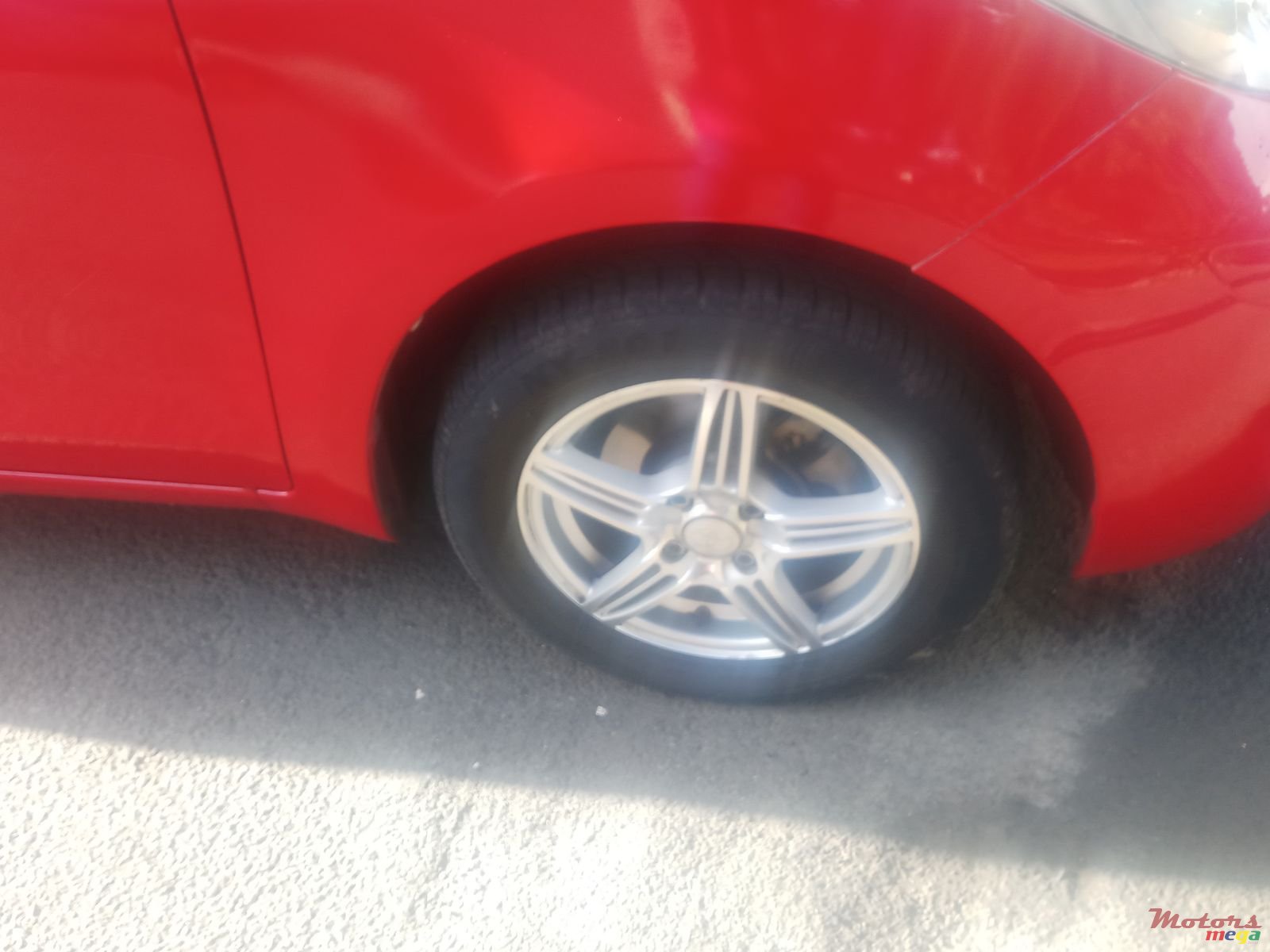 2010' Toyota Vitz photo #1