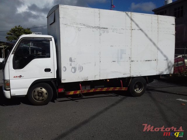 2003' Isuzu elf photo #3