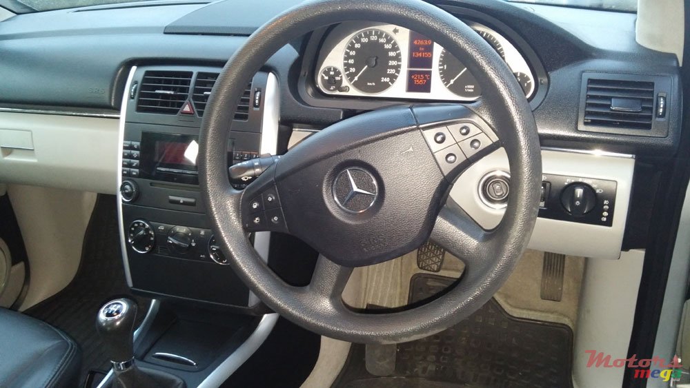2008' Mercedes-Benz B 150 photo #5