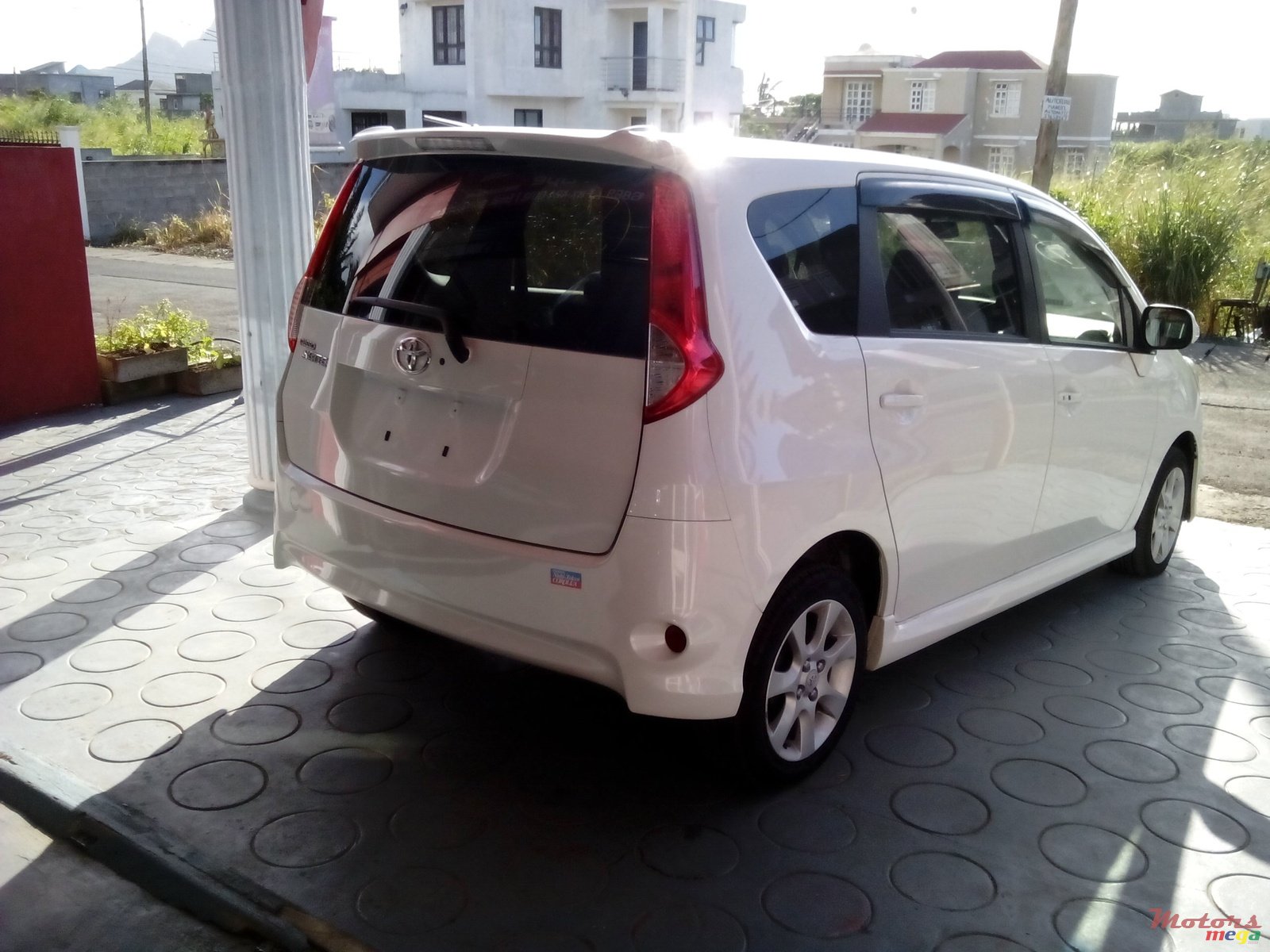 2011' Toyota Paseo photo #2