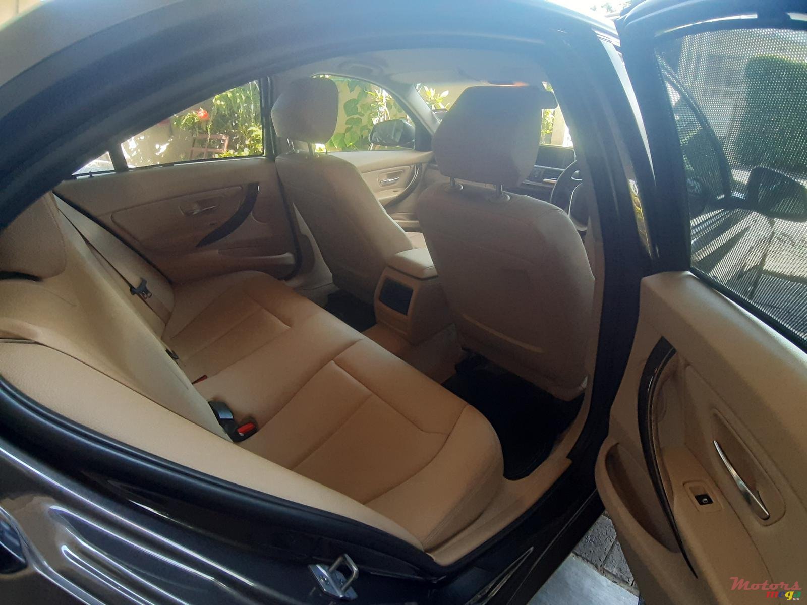 2014' BMW 3 Series 316i photo #3