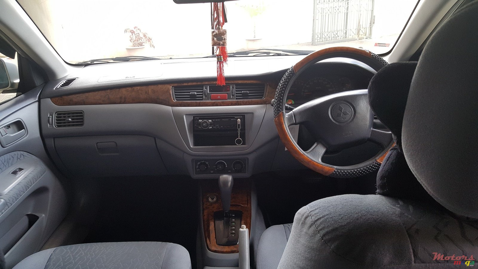 2000' Mitsubishi Lancer photo #4