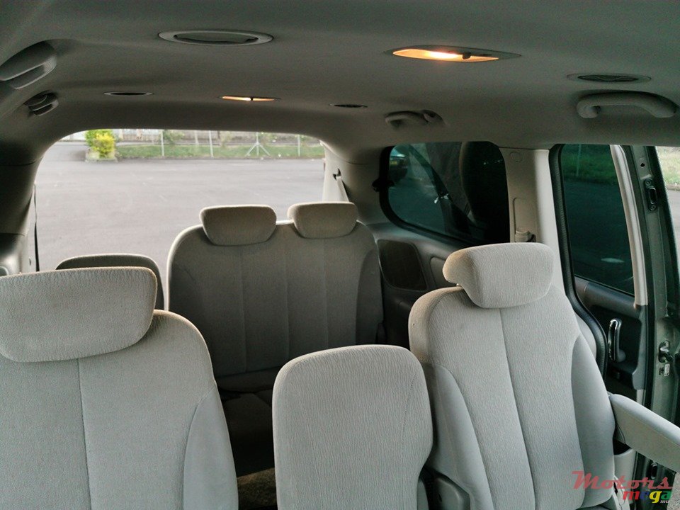 2010' Kia Carnival photo #6
