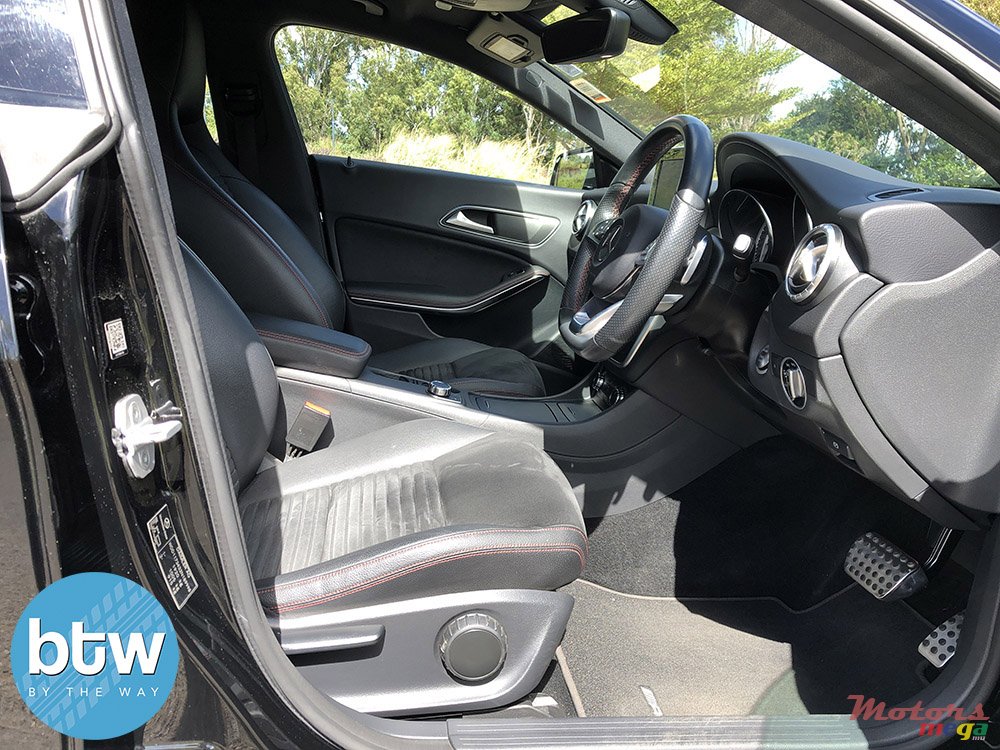 2015' Mercedes-Benz CLA 200 photo #5