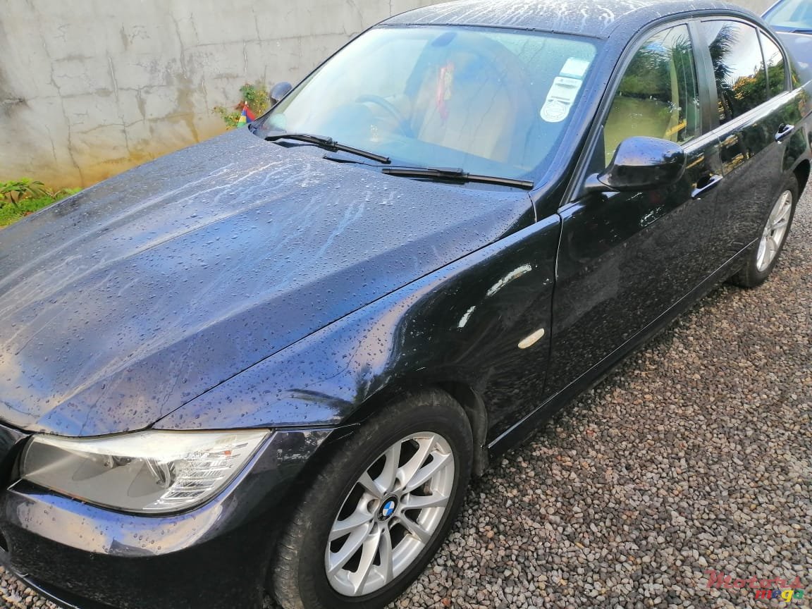 2009' BMW 3 Series photo #3