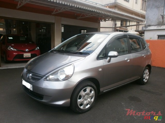 2006' Honda fit photo #1