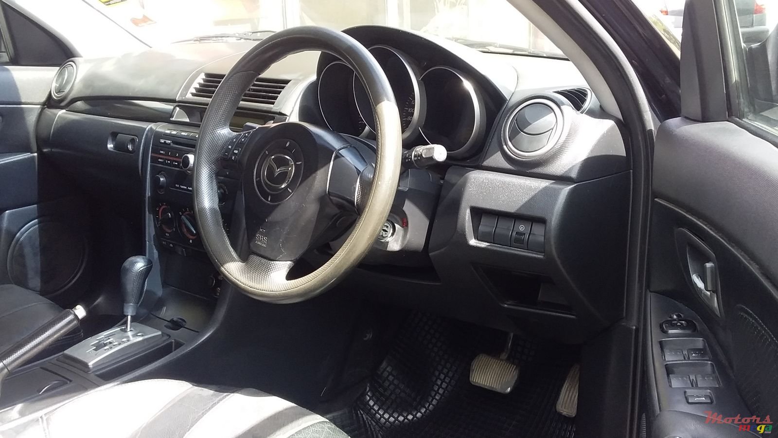 2005' Mazda 3 photo #3