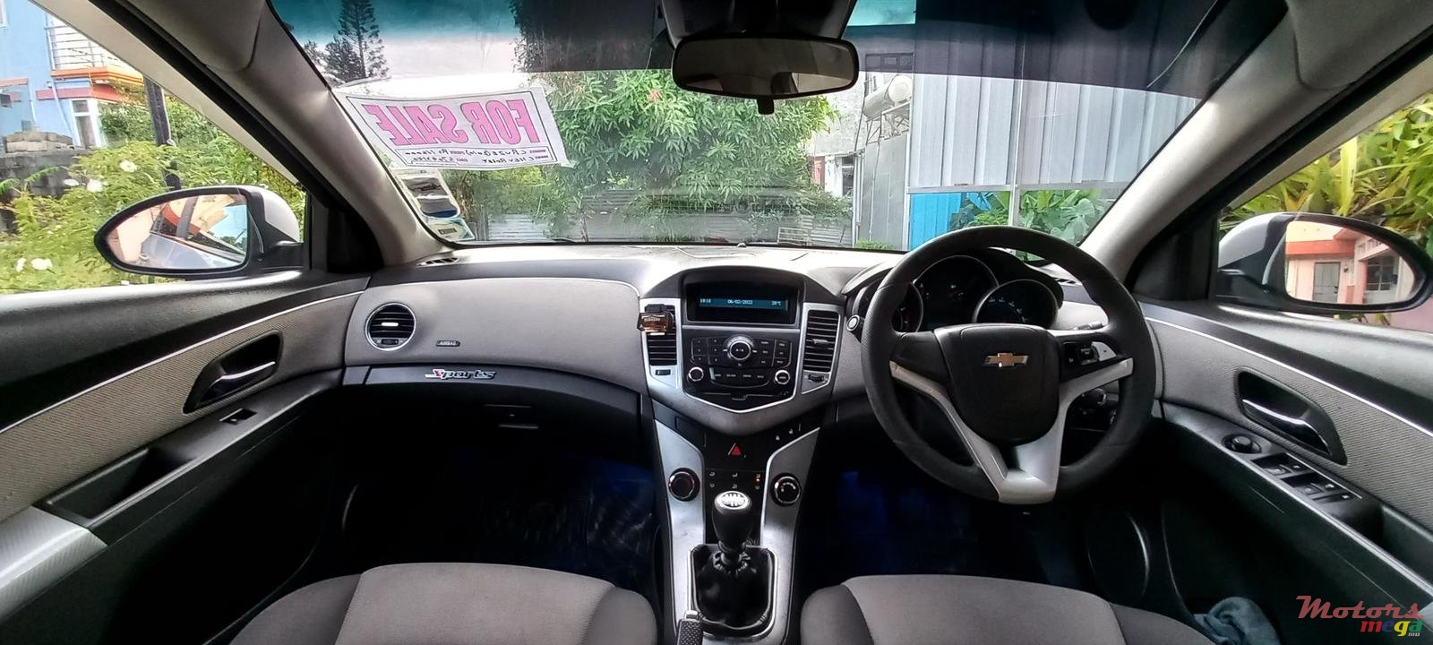 2010' Chevrolet Cruze photo #5