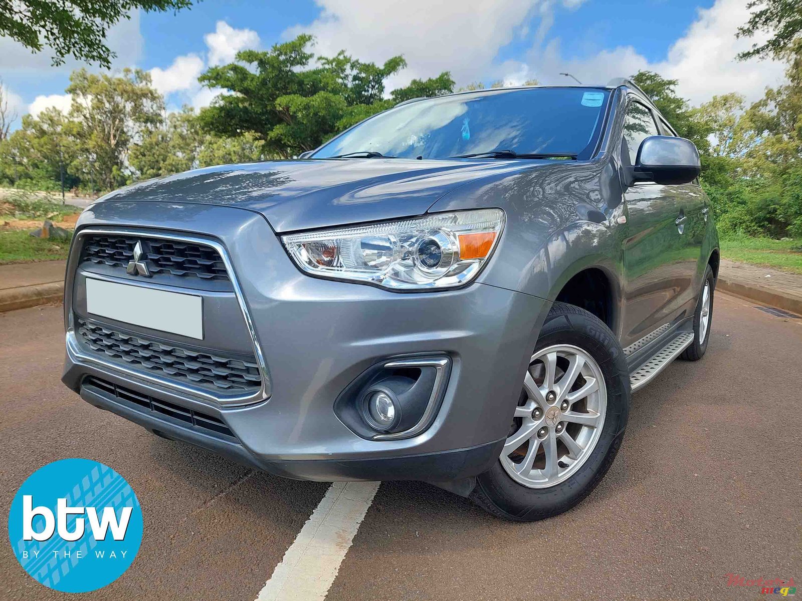 2015' Mitsubishi ASX photo #2