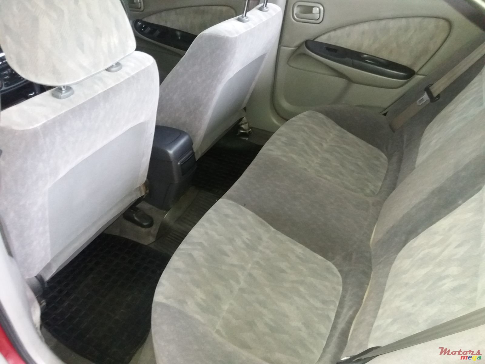 2001' Nissan Almera photo #5