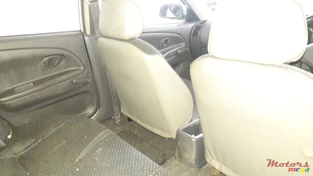 1998' Mitsubishi Lancer photo #4