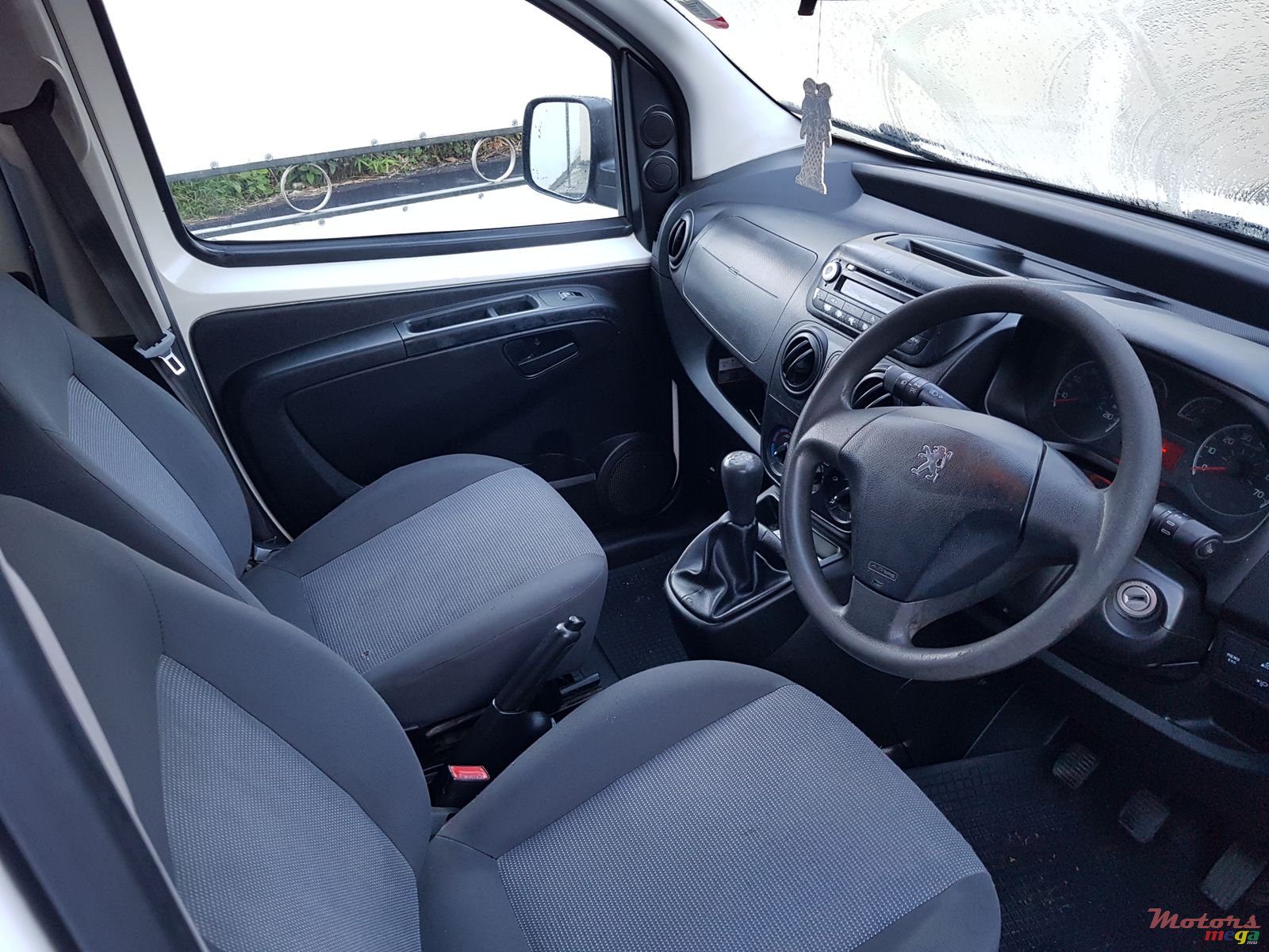 2012' Peugeot Bipper photo #6