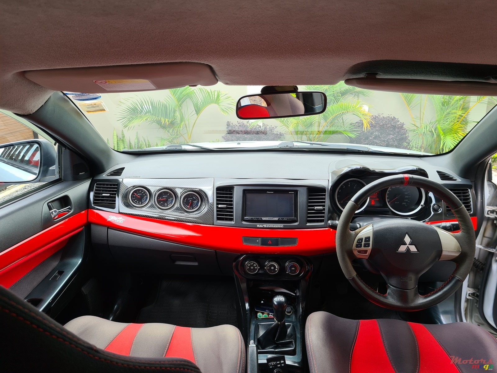 2013' Mitsubishi Lancer EX photo #7