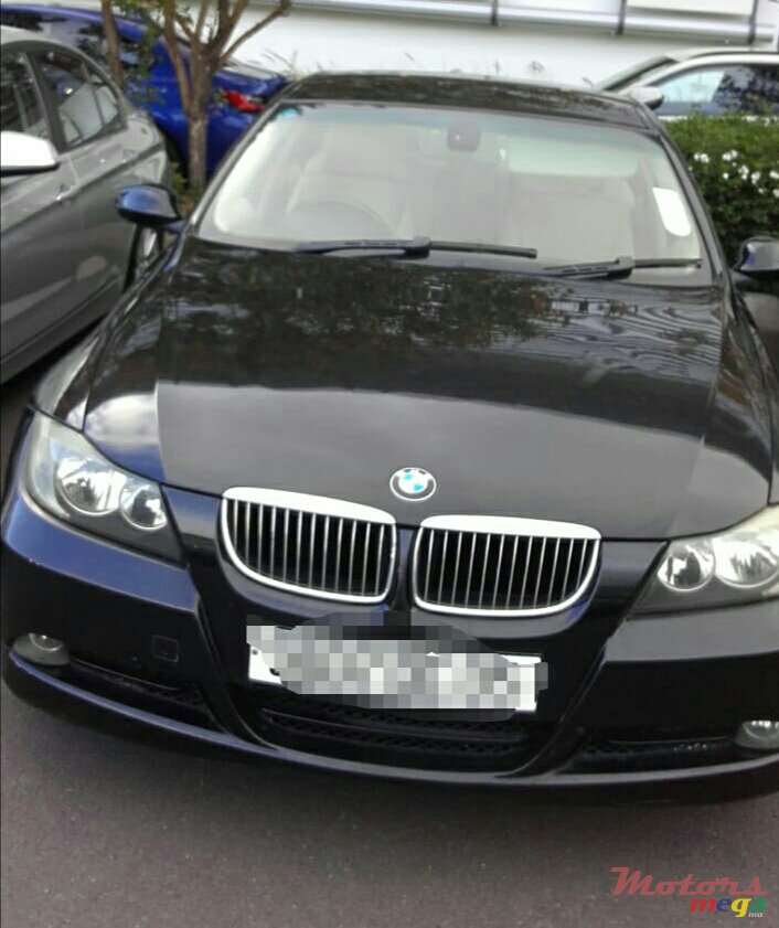 2005' BMW 1 Series 3 Door photo #1