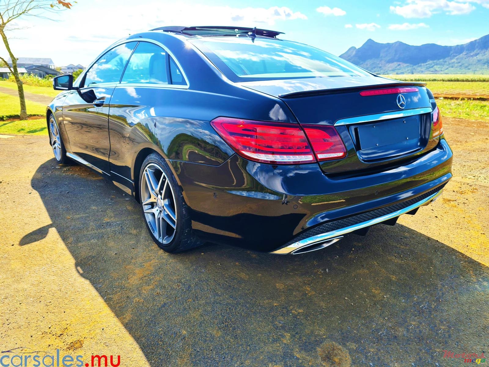 2014' Mercedes-Benz E-Class E250 Coupé CGI AMG photo #3