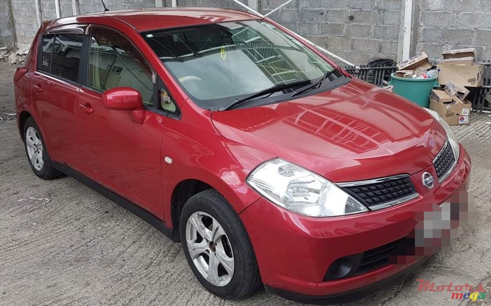 2005' Nissan Tiida photo #3