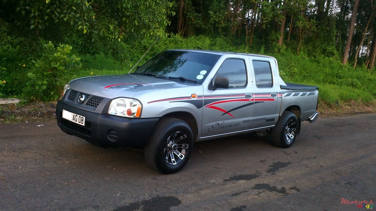 2008' Nissan Navara photo #1