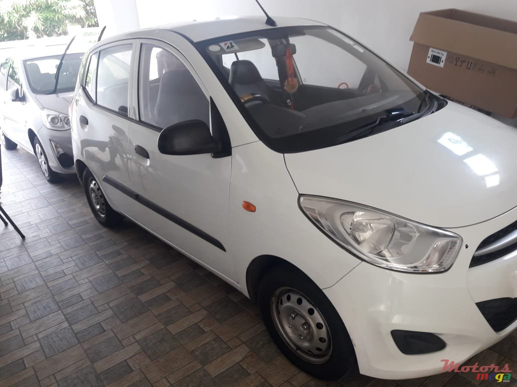 2012' Hyundai i10 photo #3