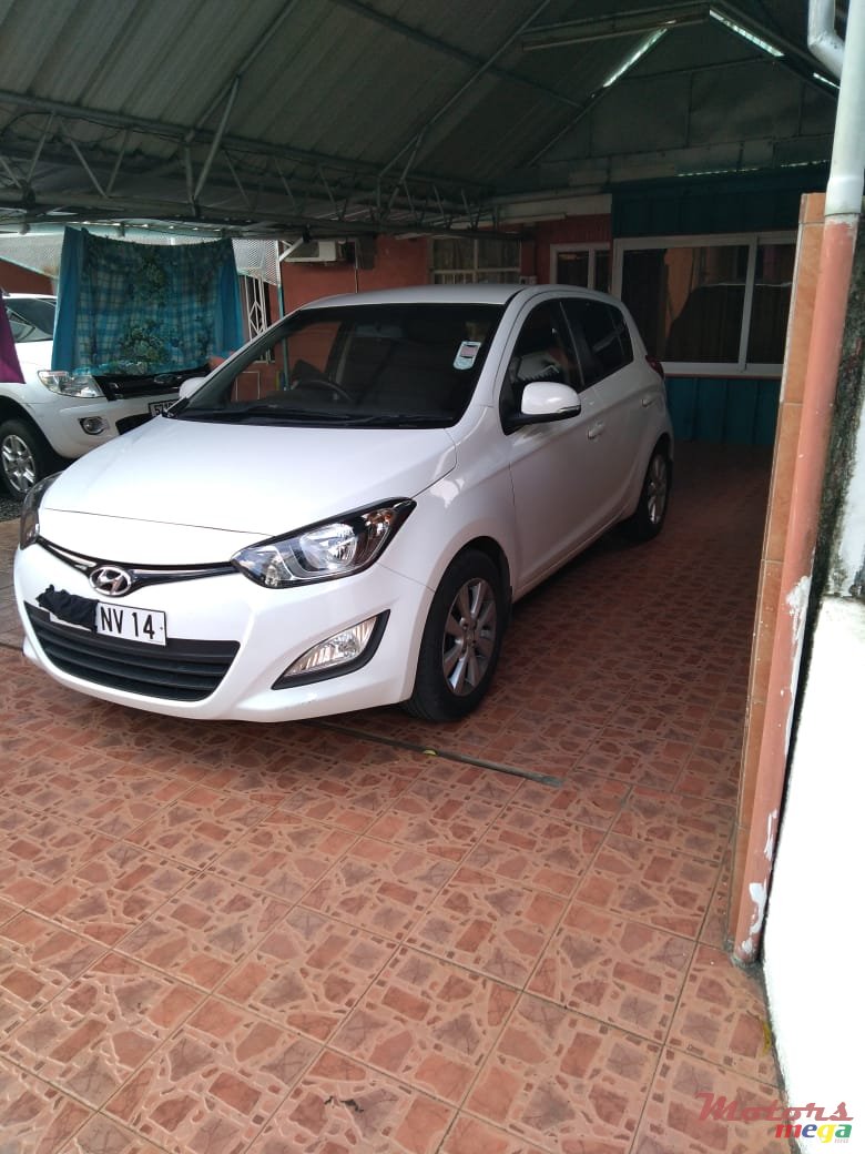 2014' Hyundai i20 photo #3