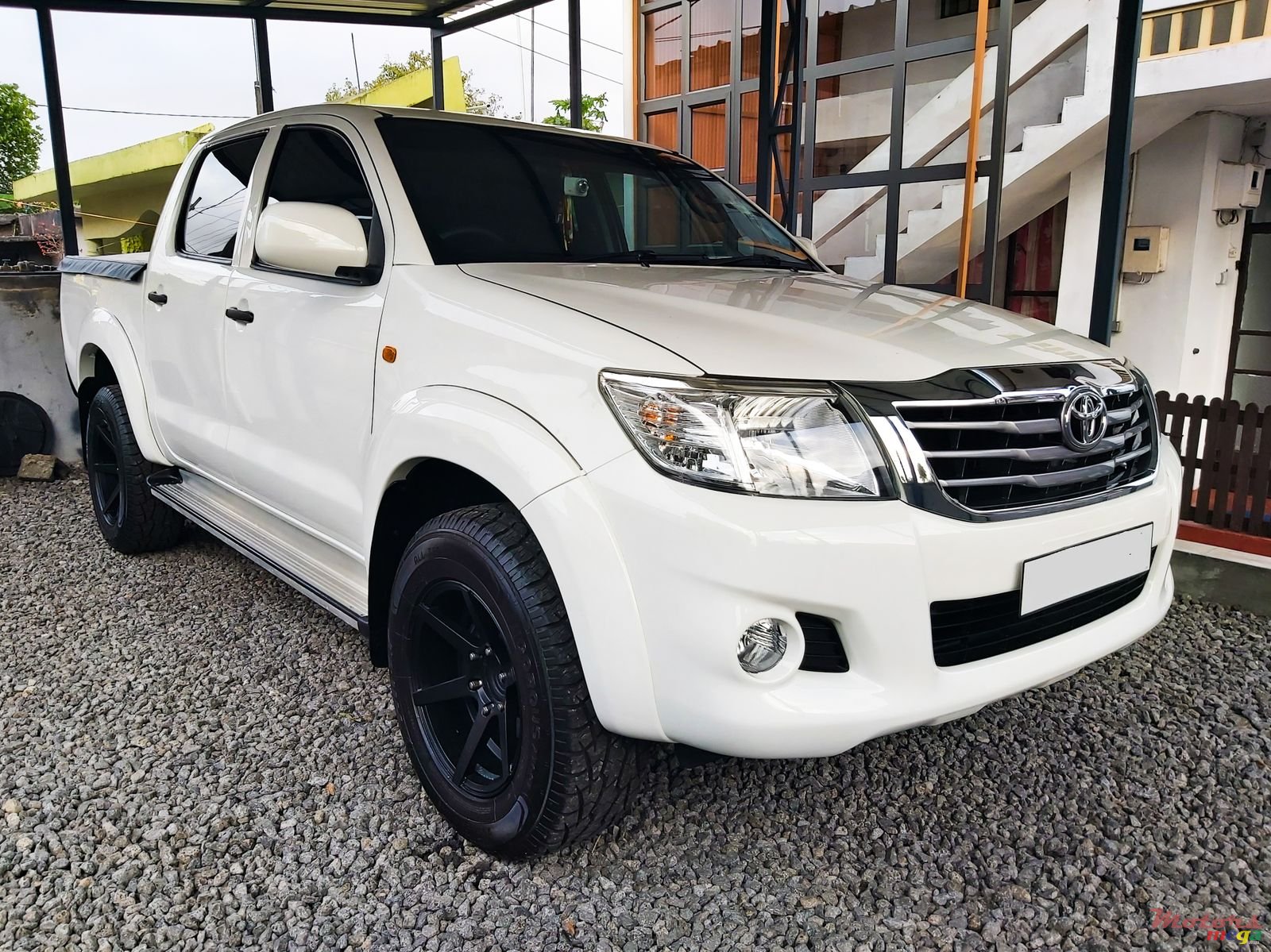 2014' Toyota Hilux photo #1
