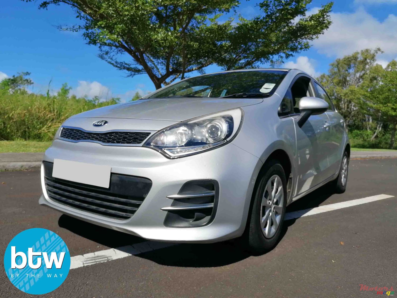 2015' Kia Rio photo #2